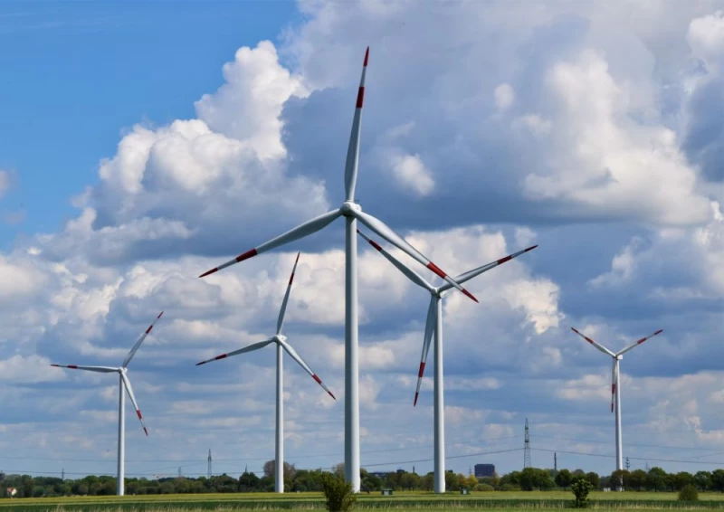 zdjęcie wyróżniające Ustawa wiatrakowa znowelizowana. Jak wpłynie na rozwój energetyki wiatrowej w Polsce?